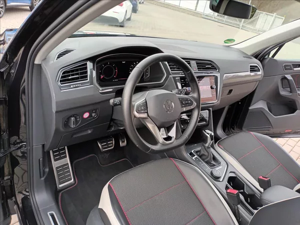 Volkswagen Tiguan 2,0 TDI,147KW,URBAN SPORT,4X4 - foto 15