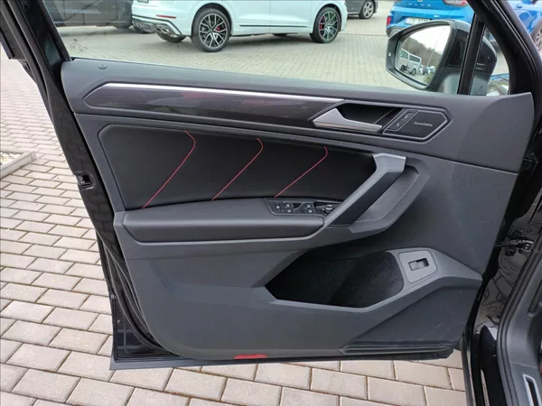 Volkswagen Tiguan 2,0 TDI,147KW,URBAN SPORT,4X4 - foto 16