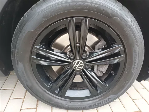 Volkswagen Tiguan 2,0 TDI,147KW,URBAN SPORT,4X4 - foto 27