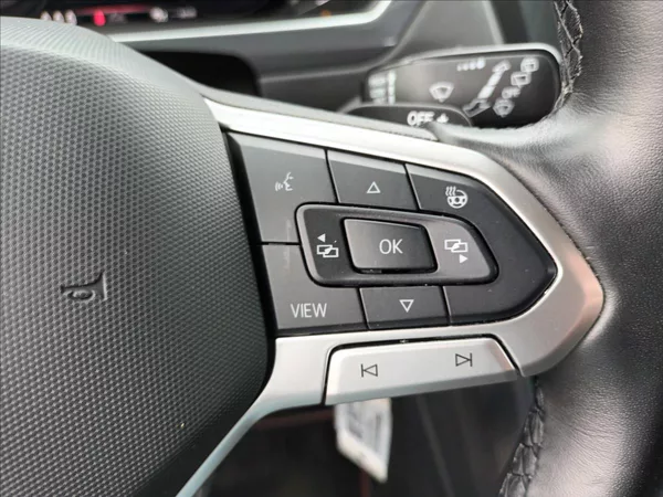 Volkswagen Tiguan 2,0 TDI,147KW,URBAN SPORT,4X4 - foto 33