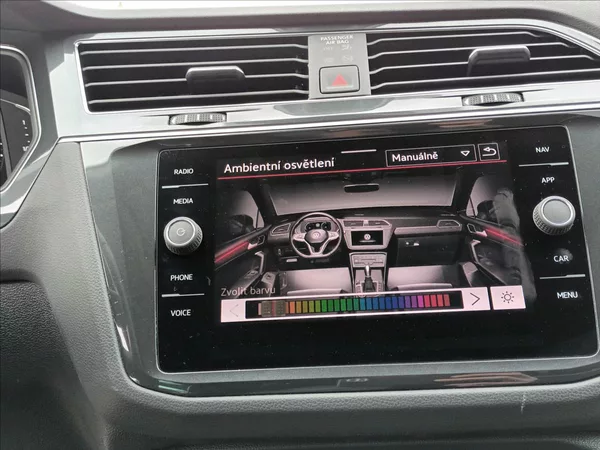 Volkswagen Tiguan 2,0 TDI,147KW,URBAN SPORT,4X4 - foto 40