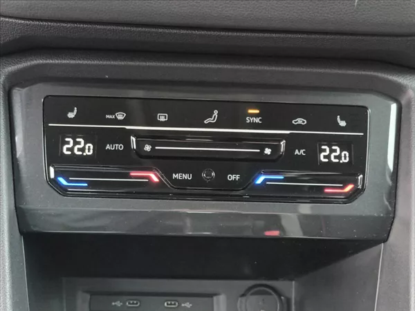 Volkswagen Tiguan 2,0 TDI,147KW,URBAN SPORT,4X4 - foto 43