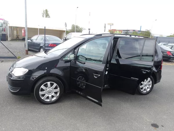 Volkswagen Touran 1,6i 75kW ! KRASAVEC !!! - foto 13
