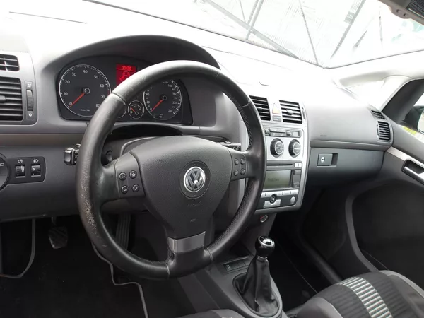 Volkswagen Touran 1,6i 75kW ! KRASAVEC !!! - foto 17