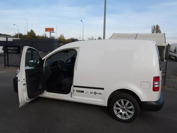 Volkswagen Caddy 1,6TDi ČR - foto 11