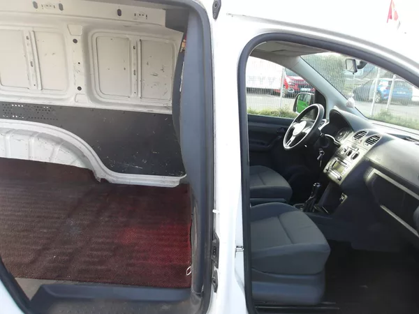 Volkswagen Caddy 1,6TDi ČR - foto 16
