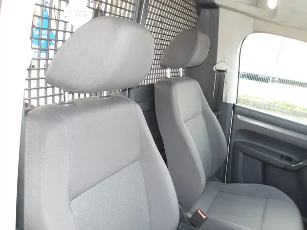 Volkswagen Caddy 1,6TDi ČR - foto 23