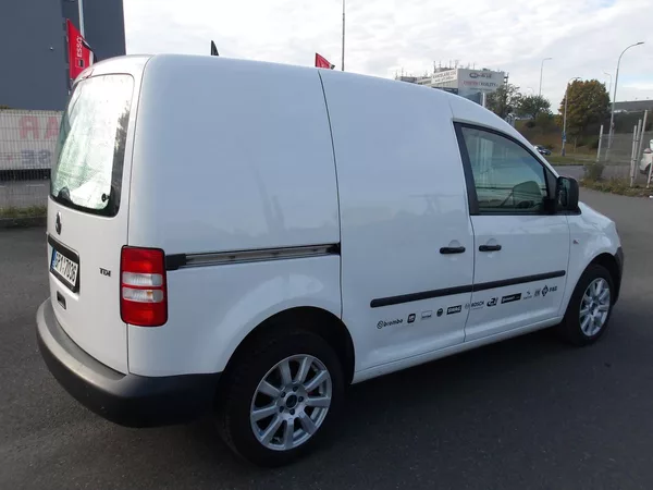Volkswagen Caddy 1,6TDi ČR - foto 7