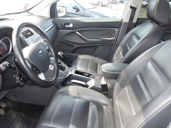 Ford Kuga 2,0TDCi 100 kW ! TITANIUM ! - foto 14