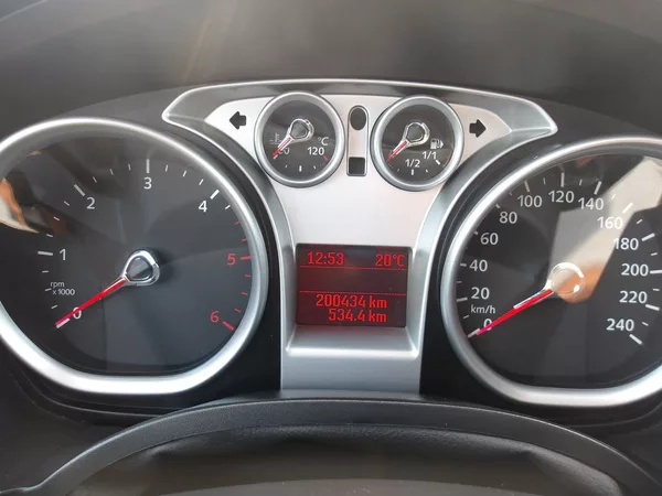 Ford Kuga 2,0TDCi 100 kW ! TITANIUM ! - foto 17