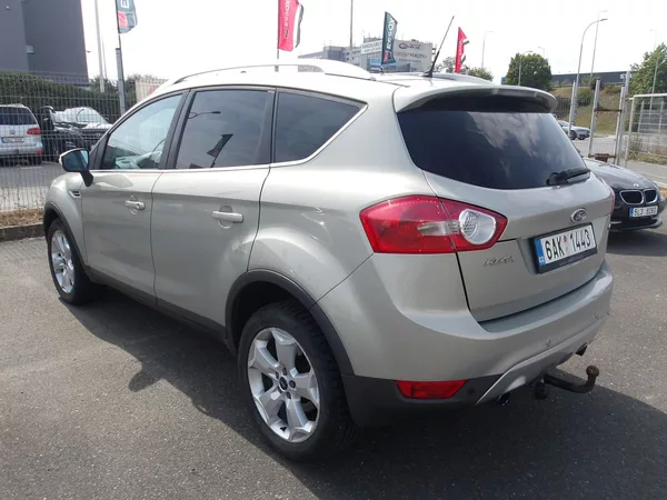 Ford Kuga 2,0TDCi 100 kW ! TITANIUM ! - foto 4