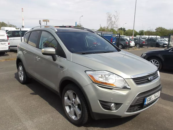 Ford Kuga 2,0TDCi 100 kW ! TITANIUM ! - foto 6