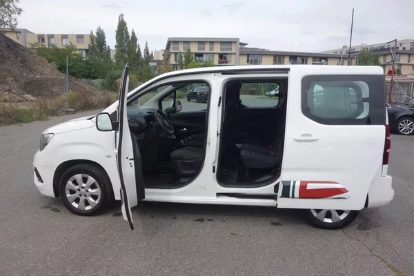 Opel Combo 1,6DTCi ČR 2xŠOUPAČKY ! - foto 12