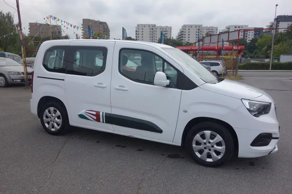 Opel Combo 1,6DTCi ČR 2xŠOUPAČKY ! - foto 7