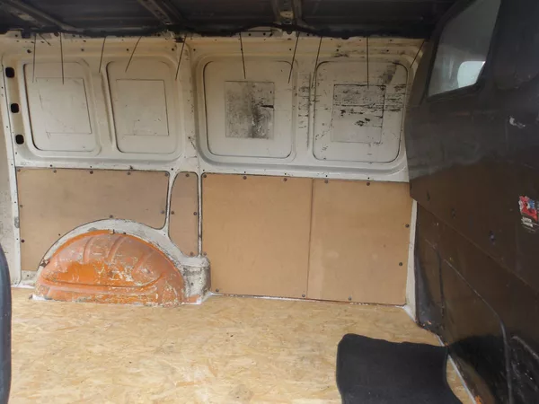 Volkswagen Transporter 1,9TDi ČR - foto 19