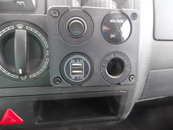 Volkswagen Transporter 1,9TDi ČR - foto 28