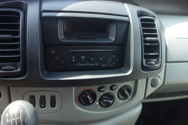 Renault Trafic 1,9DCi 74 kW 8 míst !! - foto 26