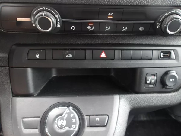 Toyota ProAce 2,0 D-4D ČR AUTOMAT !!! - foto 27