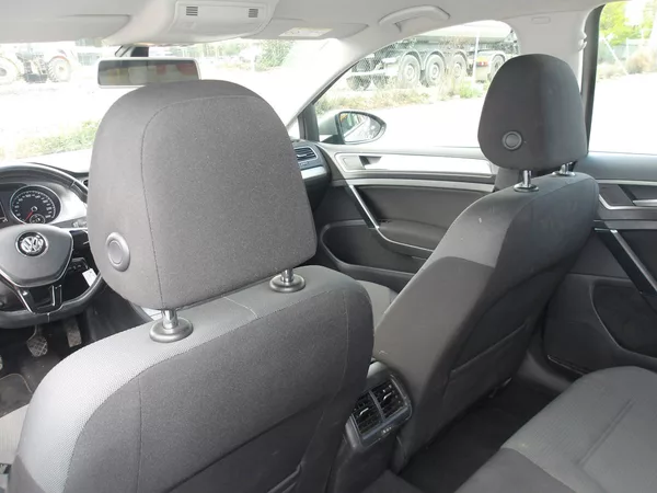 Volkswagen Golf 1,4TSi 92kW ČR ! 2.MAJ.! - foto 25