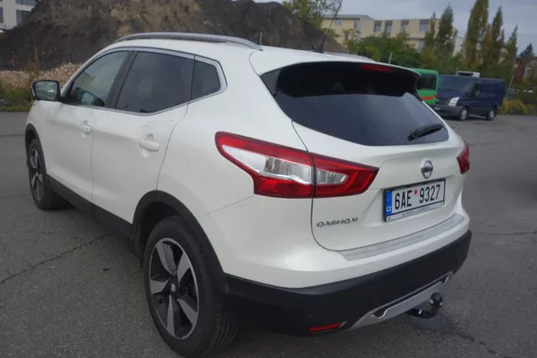 Nissan Qashqai 1,6DIG-T 120kW ČR! 1.MAJ.! - foto 12