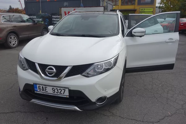 Nissan Qashqai 1,6DIG-T 120kW ČR! 1.MAJ.! - foto 15