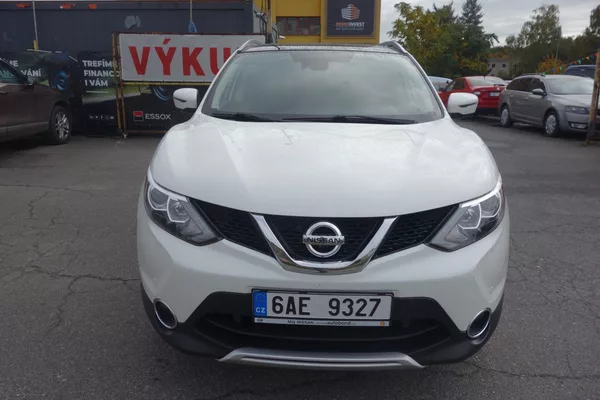 Nissan Qashqai 1,6DIG-T 120kW ČR! 1.MAJ.! - foto 2