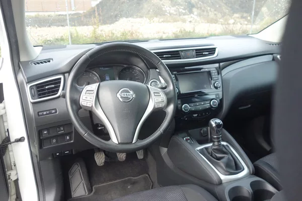 Nissan Qashqai 1,6DIG-T 120kW ČR! 1.MAJ.! - foto 21