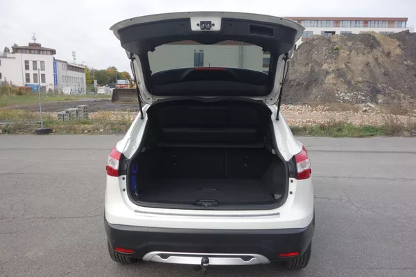 Nissan Qashqai 1,6DIG-T 120kW ČR! 1.MAJ.! - foto 25