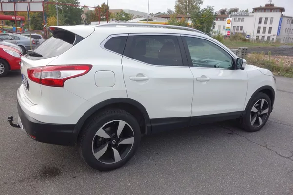 Nissan Qashqai 1,6DIG-T 120kW ČR! 1.MAJ.! - foto 8