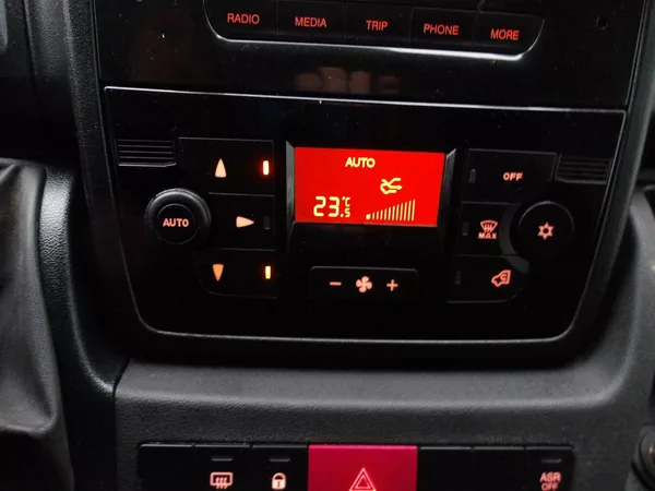 Citroën Jumper 2,2HDi L3H3 PO ROZVODECH !!! - foto 31