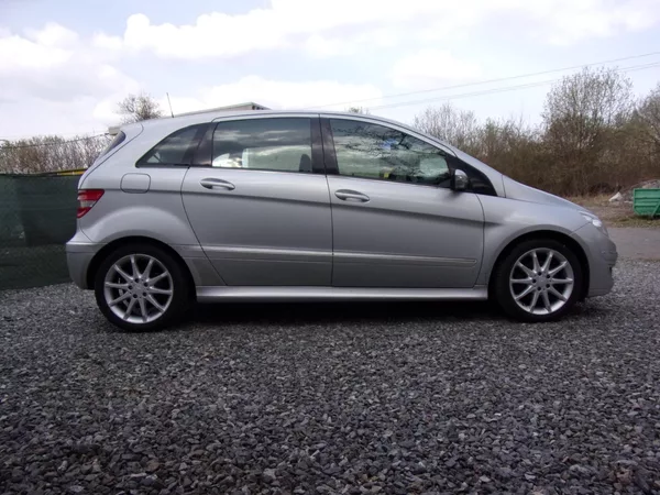 Mercedes-Benz Třídy B 200 CDi 103kW SPORT 130 000 KM - foto 4