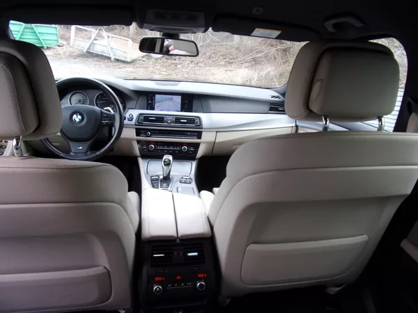 BMW Řada 5 M550d X-DRIVE 280kW KRÁSNÝ VŮZ - foto 22