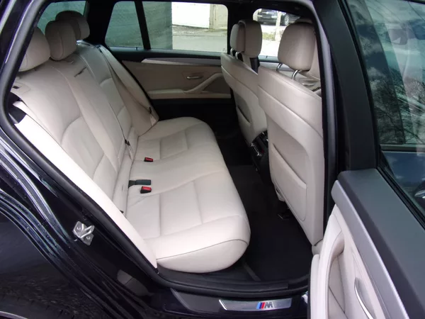 BMW Řada 5 M550d X-DRIVE 280kW KRÁSNÝ VŮZ - foto 29