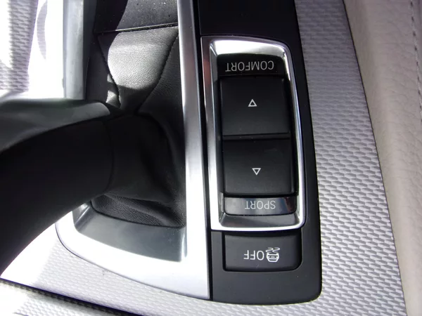 BMW Řada 5 M550d X-DRIVE 280kW KRÁSNÝ VŮZ - foto 32