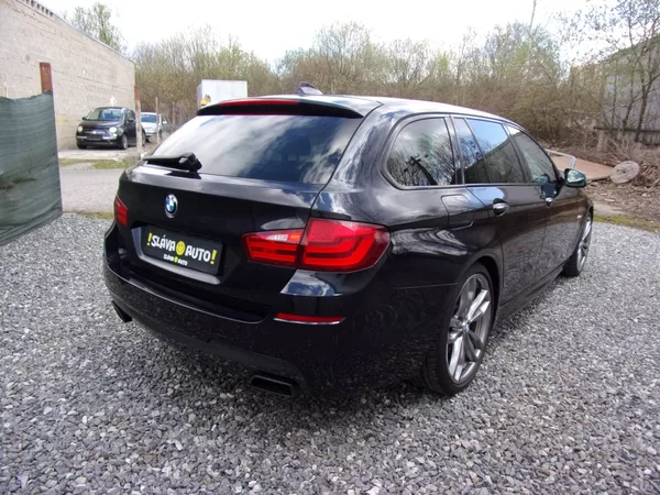 BMW Řada 5 M550d X-DRIVE 280kW KRÁSNÝ VŮZ - foto 5