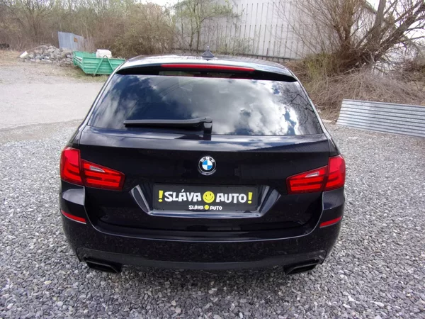 BMW Řada 5 M550d X-DRIVE 280kW KRÁSNÝ VŮZ - foto 6