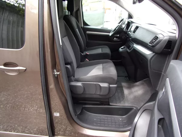 Citroën SpaceTourer 2.0HDi130kW AUTOMAT 2xKOLA 8M - foto 24