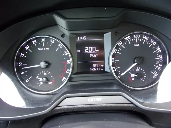Škoda Octavia 1.6TDi81kW DPH ČR 1.MAJ. 2xKOL - foto 13