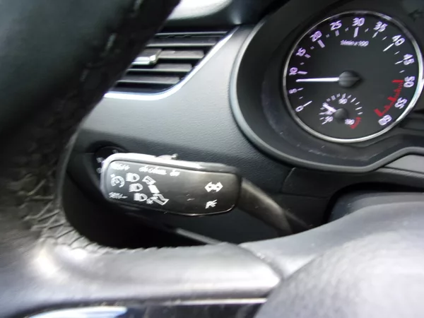 Škoda Octavia 1.6TDi81kW DPH ČR 1.MAJ. 2xKOL - foto 14