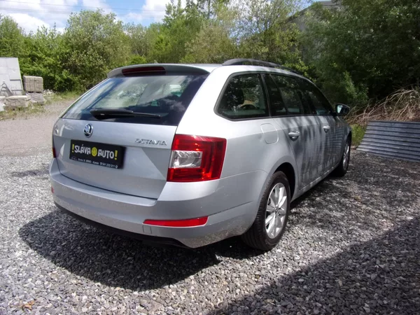Škoda Octavia 1.6TDi81kW DPH ČR 1.MAJ. 2xKOL - foto 5