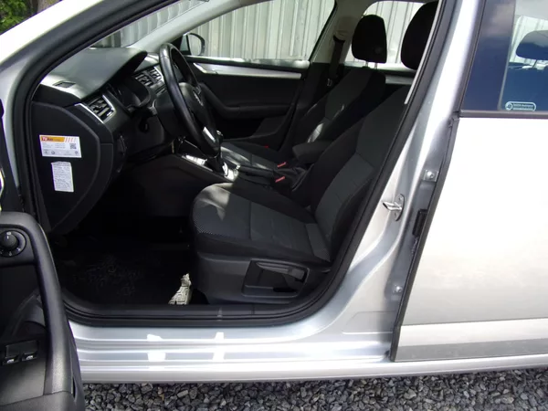 Škoda Octavia 1.6TDi81kW DPH ČR 1.MAJ. 2xKOL - foto 9