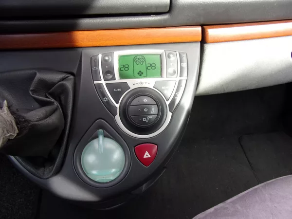 Citroën C8 2.2HDi 94kW 278000KM 7MÍST - foto 11