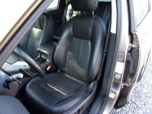 Land Rover Discovery Sport 2.2D 4X4 110kW AUTOMAT KŮŽE KM - foto 16