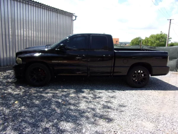 Dodge RAM SRT - 10 VIPER 8.3i V10 372kW - foto 11