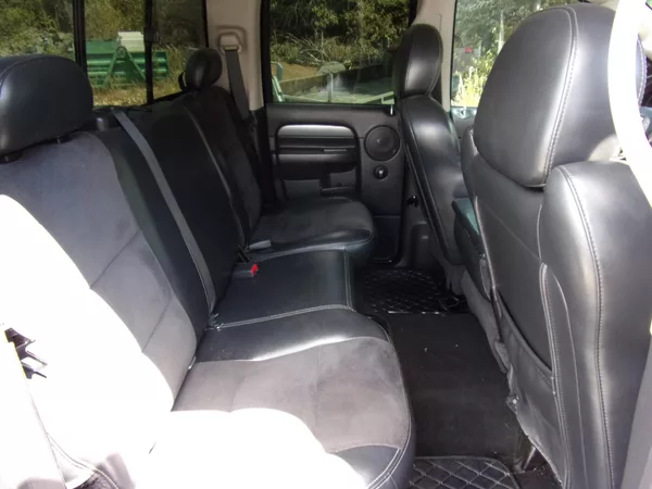 Dodge RAM SRT - 10 VIPER 8.3i V10 372kW - foto 17