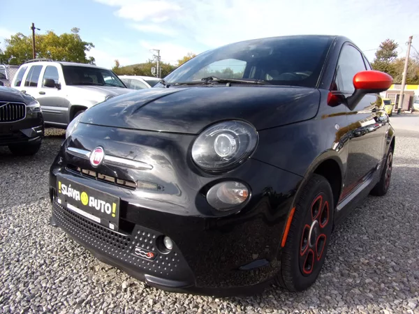 Fiat 500e 24kWh 83kW SYMPATICKÉ VYBAVENÉ