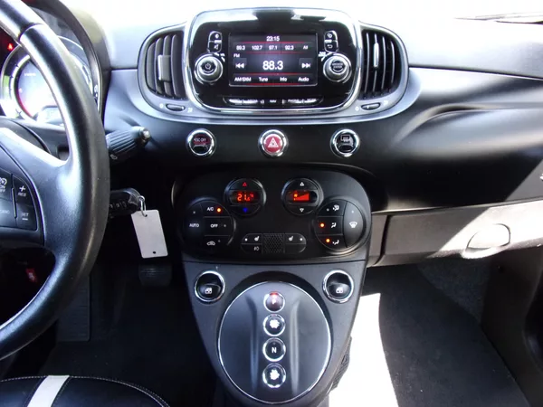 Fiat 500e 24kWh 83kW SYMPATICKÉ VYBAVENÉ - foto 11