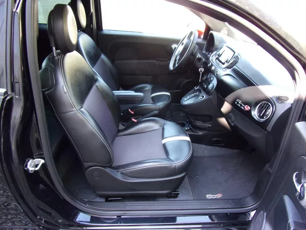 Fiat 500e 24kWh 83kW SYMPATICKÉ VYBAVENÉ - foto 17