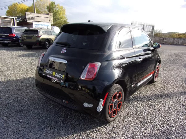 Fiat 500e 24kWh 83kW SYMPATICKÉ VYBAVENÉ - foto 5