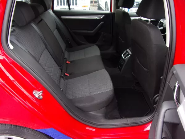 Škoda Octavia 1.6TDi 77kW DIGIKLIMA SPOTŘEBA - foto 18
